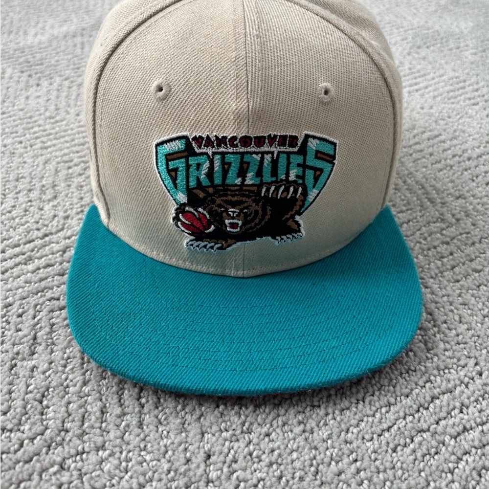 Kids Mitchell & Ness Black and Cream Cap